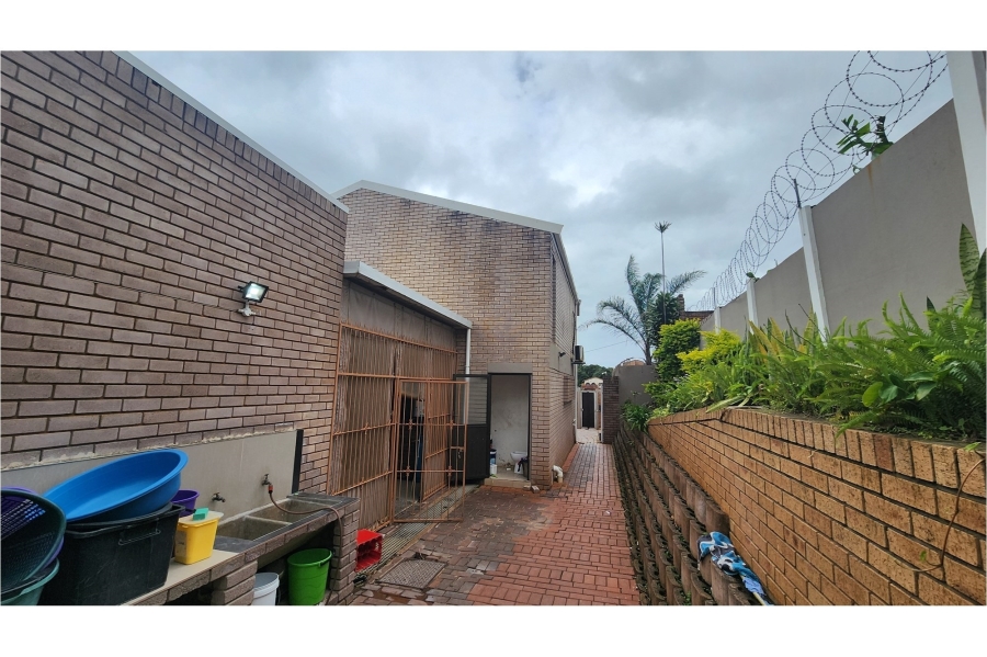 5 Bedroom Property for Sale in Isipingo Hills KwaZulu-Natal