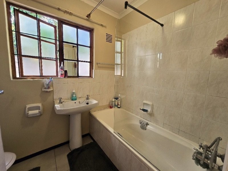 2 Bedroom Property for Sale in Highlands Hills KwaZulu-Natal