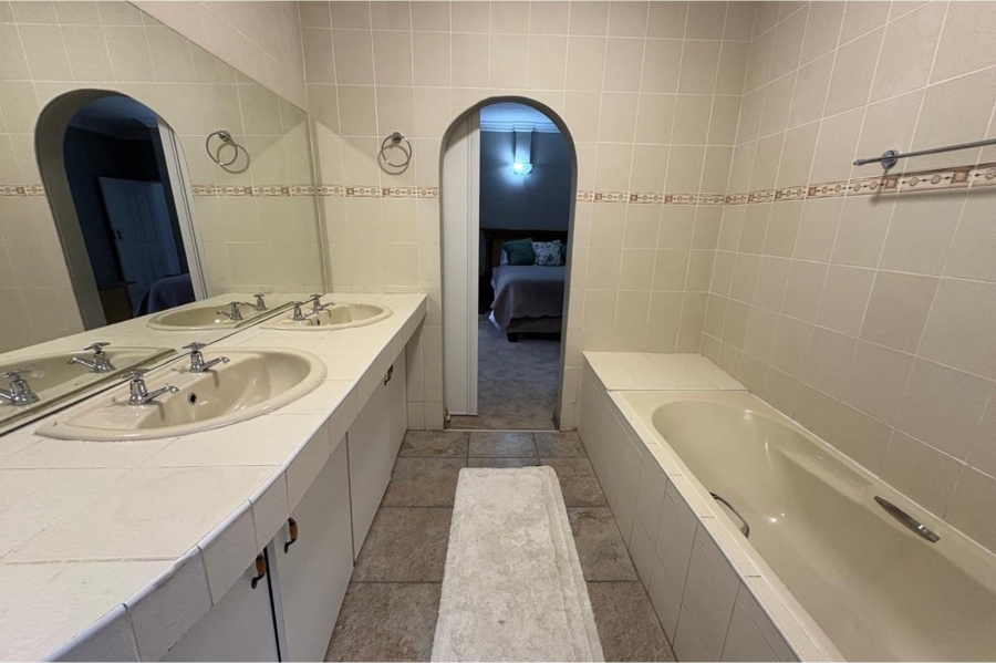 3 Bedroom Property for Sale in Aviary Hill KwaZulu-Natal