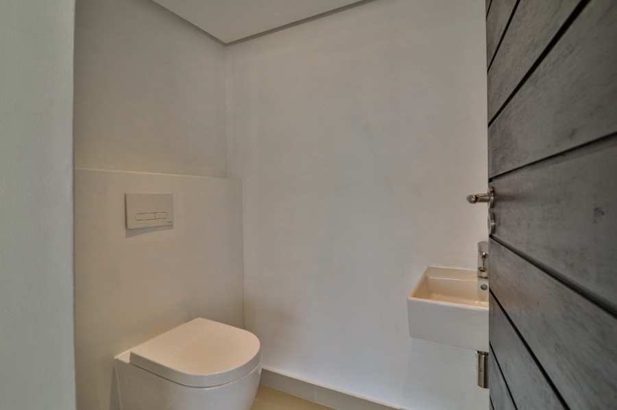 To Let 4 Bedroom Property for Rent in Umhlanga Ridge KwaZulu-Natal