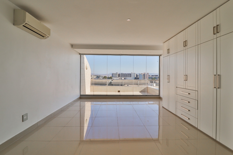 To Let 4 Bedroom Property for Rent in Umhlanga Ridge KwaZulu-Natal