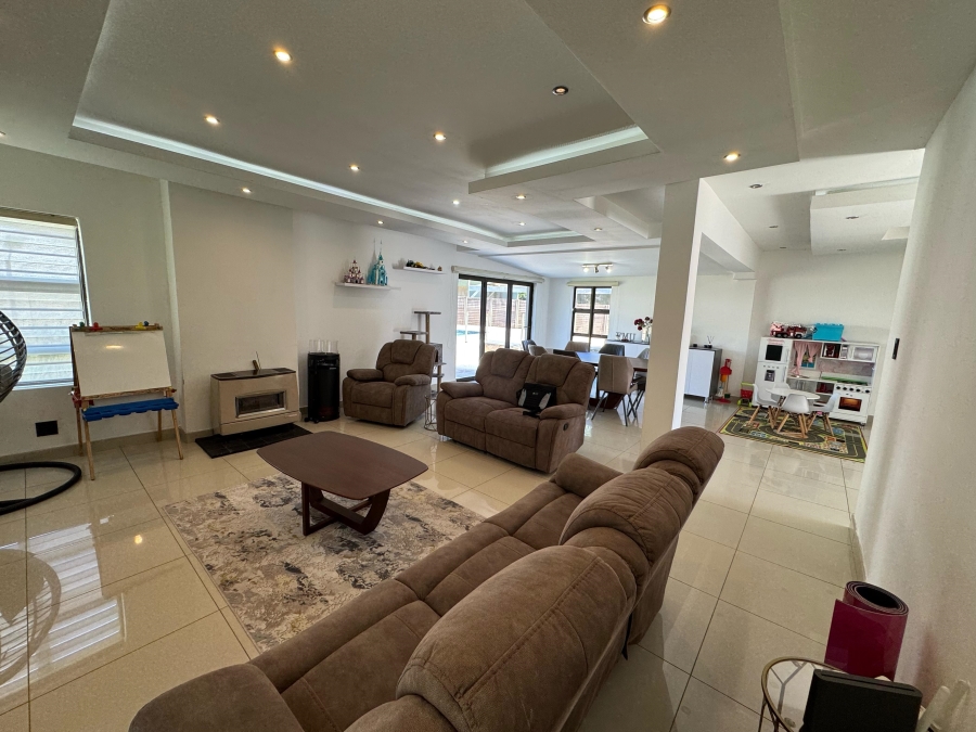 3 Bedroom Property for Sale in Newcastle KwaZulu-Natal