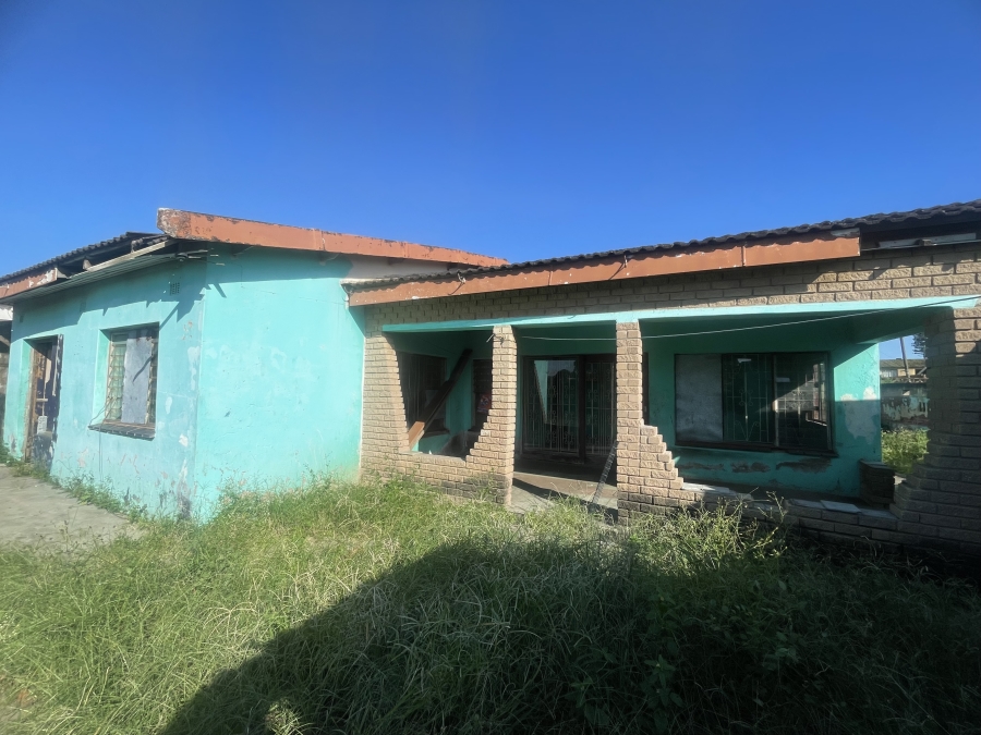 5 Bedroom Property for Sale in Umlazi Q KwaZulu-Natal