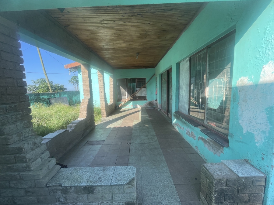 5 Bedroom Property for Sale in Umlazi Q KwaZulu-Natal