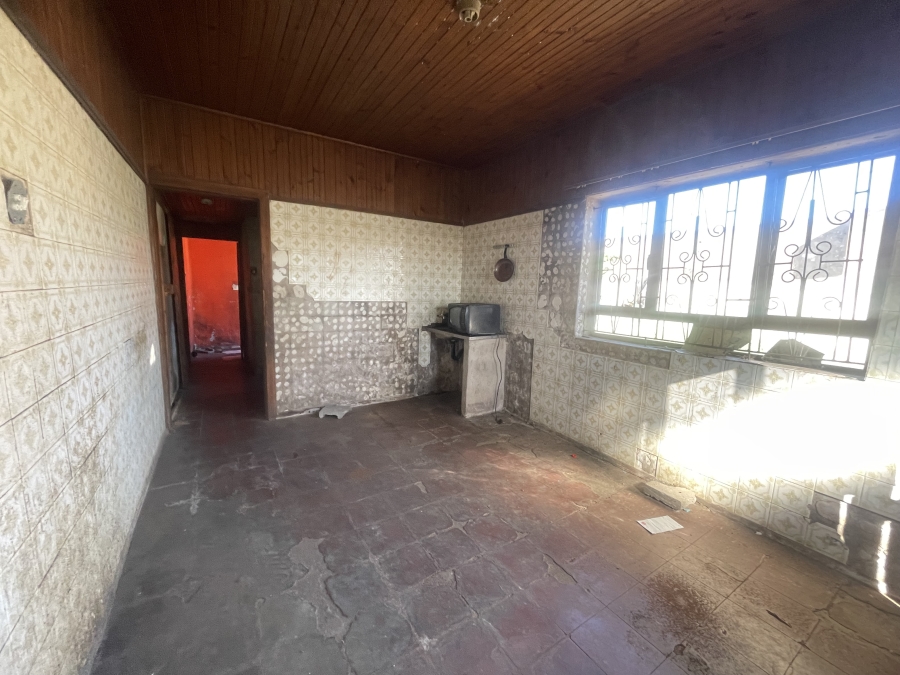 5 Bedroom Property for Sale in Umlazi Q KwaZulu-Natal