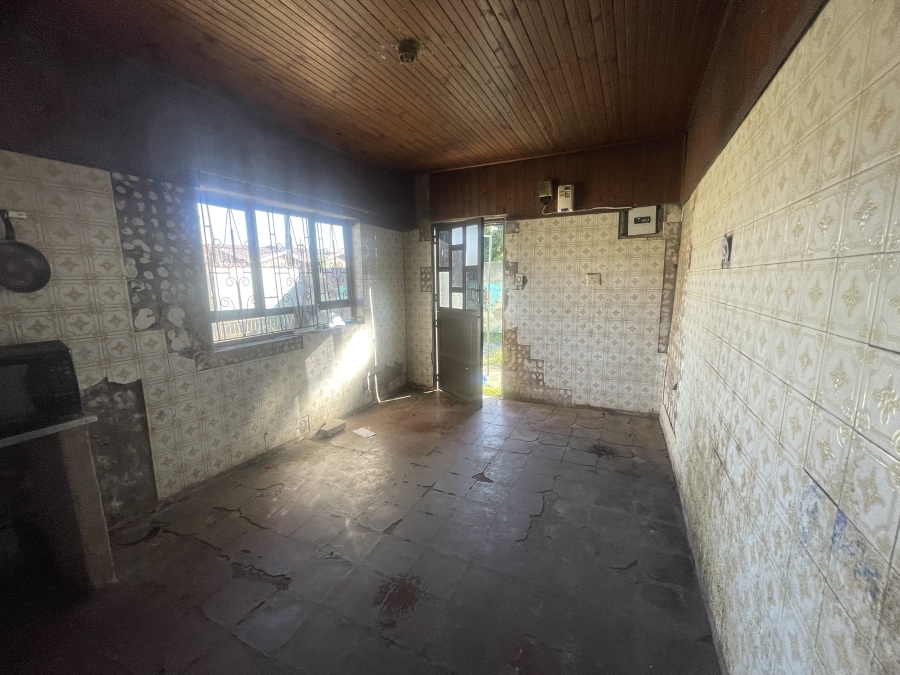 5 Bedroom Property for Sale in Umlazi Q KwaZulu-Natal