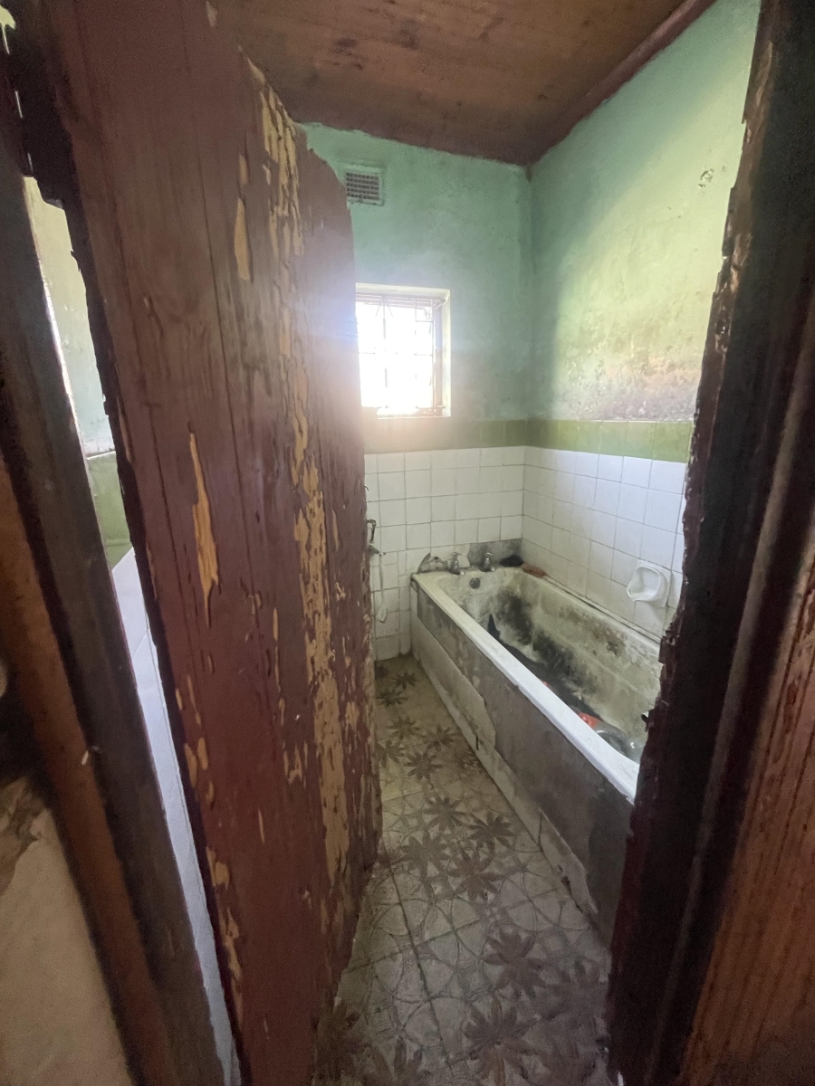 5 Bedroom Property for Sale in Umlazi Q KwaZulu-Natal