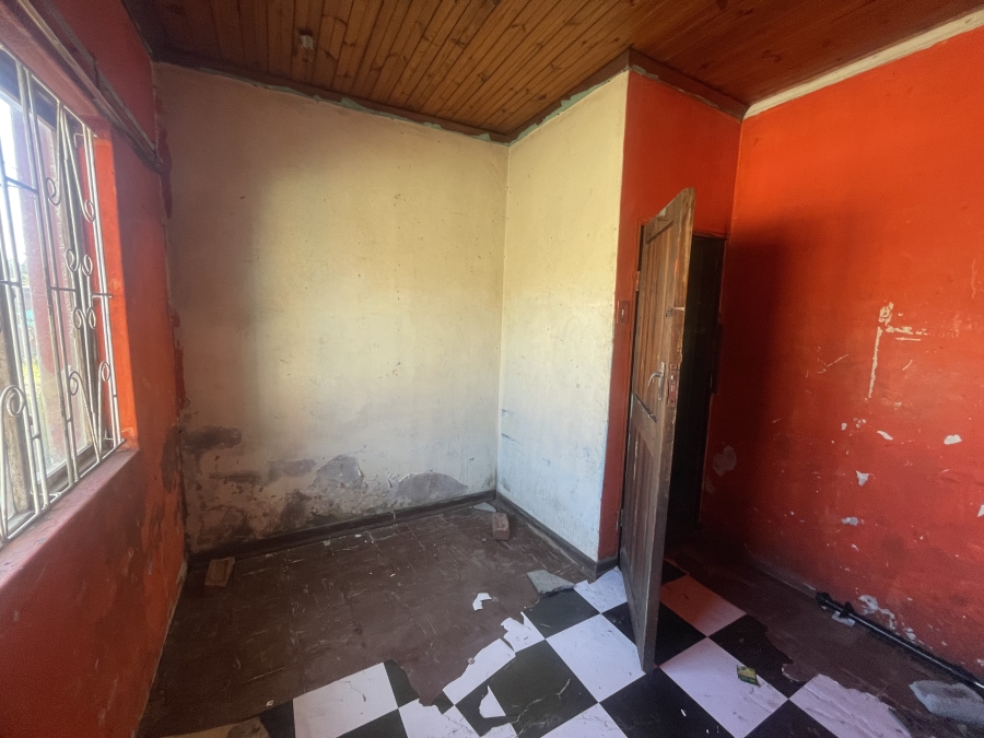 5 Bedroom Property for Sale in Umlazi Q KwaZulu-Natal