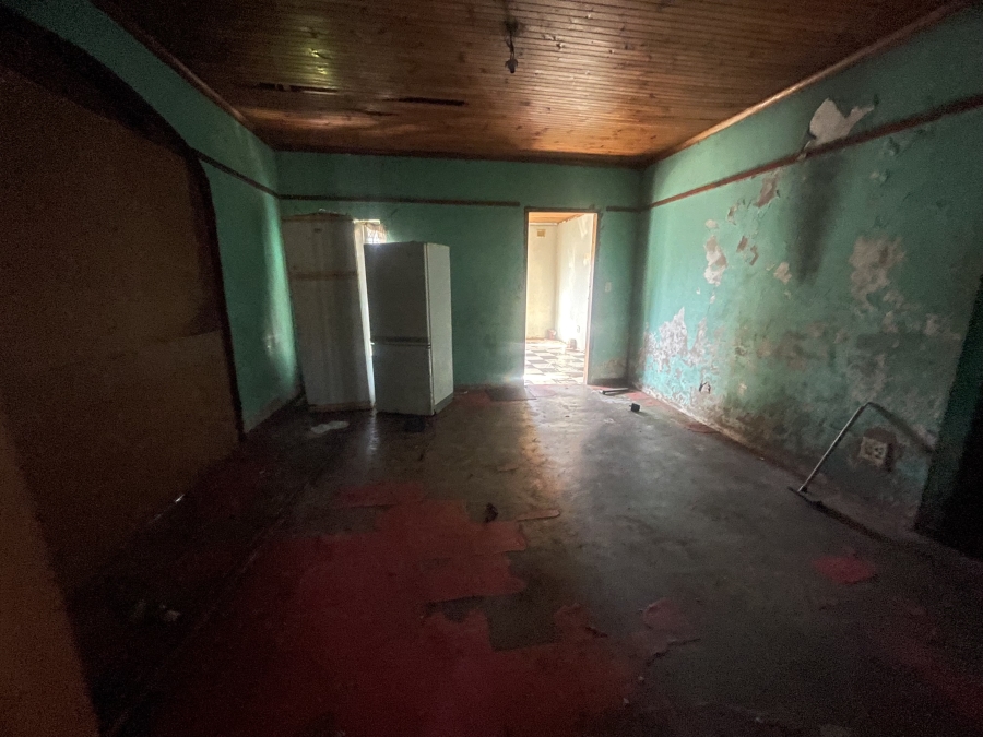 5 Bedroom Property for Sale in Umlazi Q KwaZulu-Natal