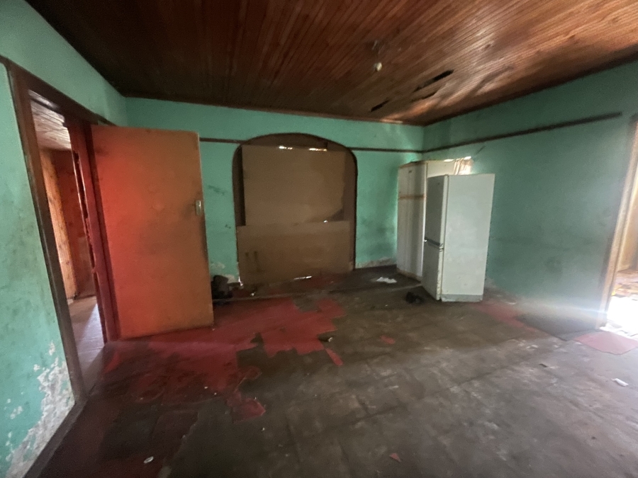 5 Bedroom Property for Sale in Umlazi Q KwaZulu-Natal