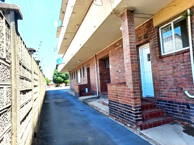 1 Bedroom Property for Sale in Pinetown KwaZulu-Natal