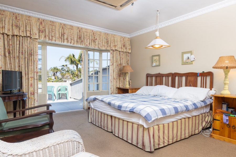 6 Bedroom Property for Sale in Salt Rock KwaZulu-Natal