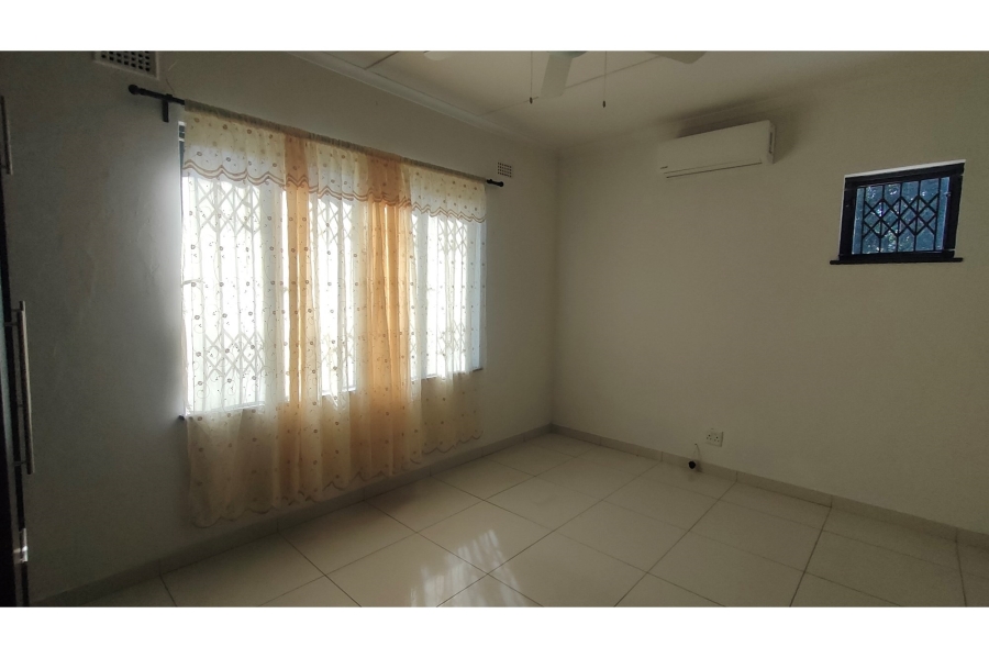 3 Bedroom Property for Sale in Mount Vernon KwaZulu-Natal