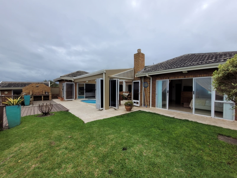 5 Bedroom Property for Sale in Shelly Beach KwaZulu-Natal