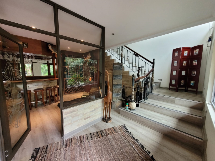 5 Bedroom Property for Sale in Shelly Beach KwaZulu-Natal