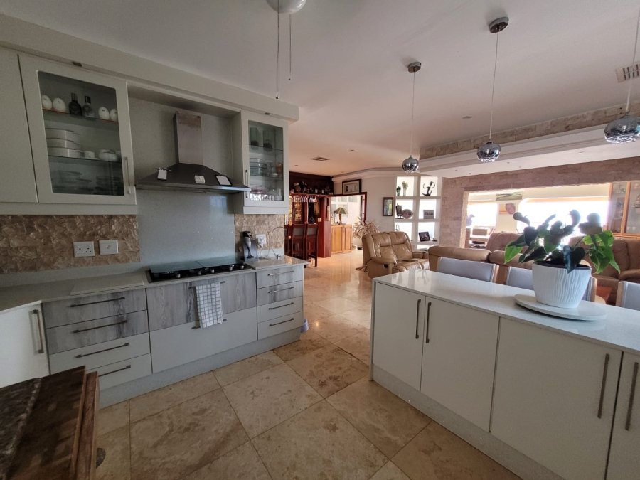 5 Bedroom Property for Sale in Shelly Beach KwaZulu-Natal