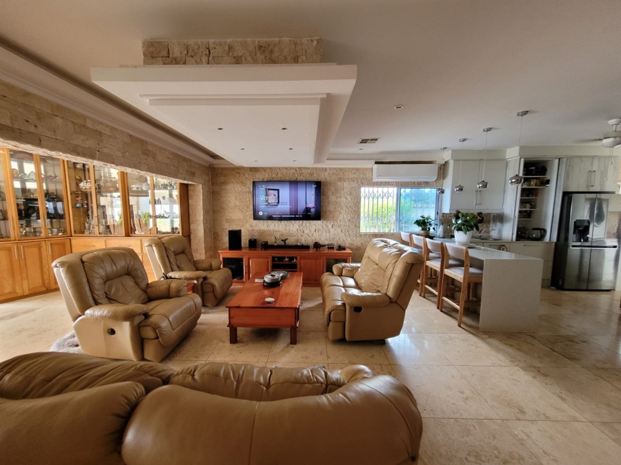5 Bedroom Property for Sale in Shelly Beach KwaZulu-Natal