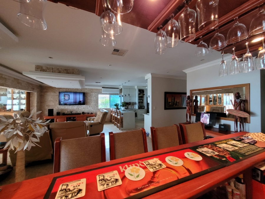 5 Bedroom Property for Sale in Shelly Beach KwaZulu-Natal