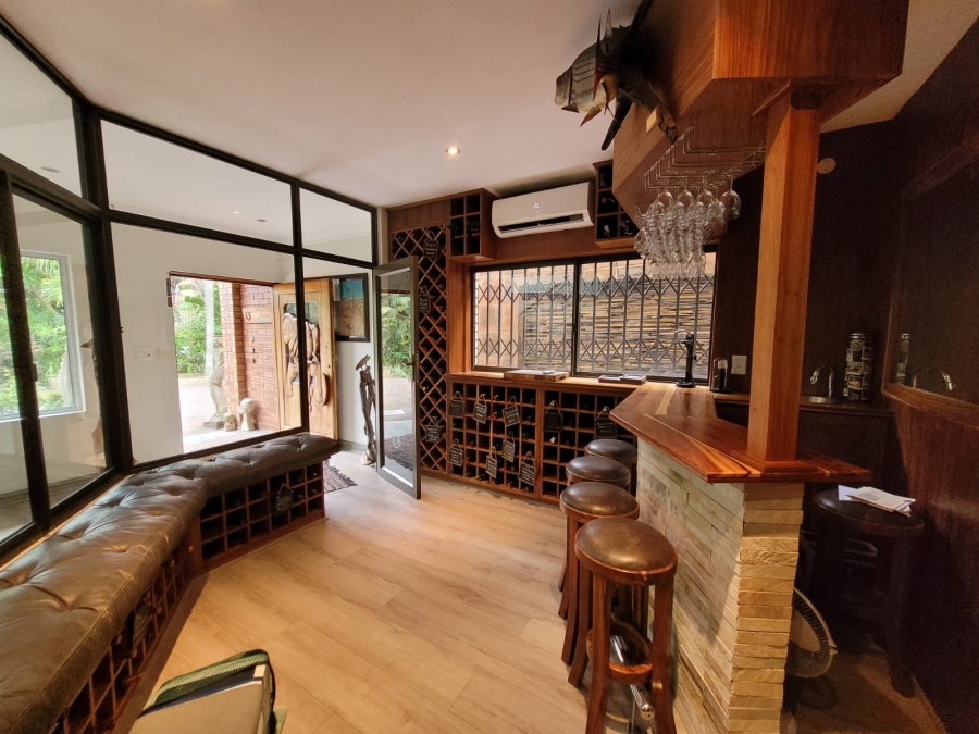 5 Bedroom Property for Sale in Shelly Beach KwaZulu-Natal