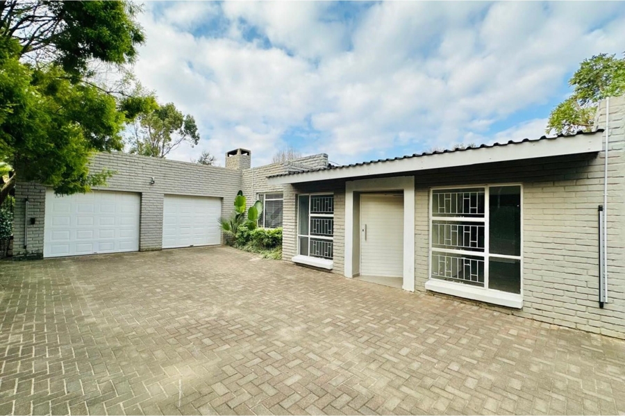 4 Bedroom Property for Sale in Schuinshoogte KwaZulu-Natal