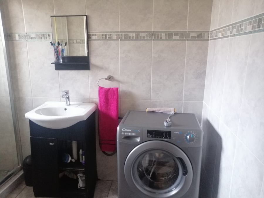 2 Bedroom Property for Sale in Morningside KwaZulu-Natal