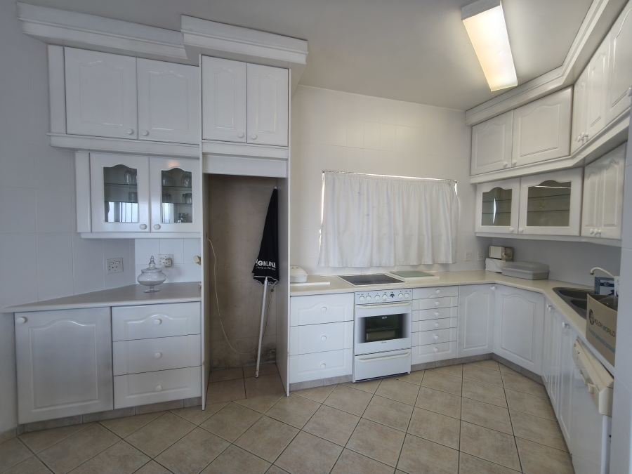 7 Bedroom Property for Sale in Willard Beach KwaZulu-Natal