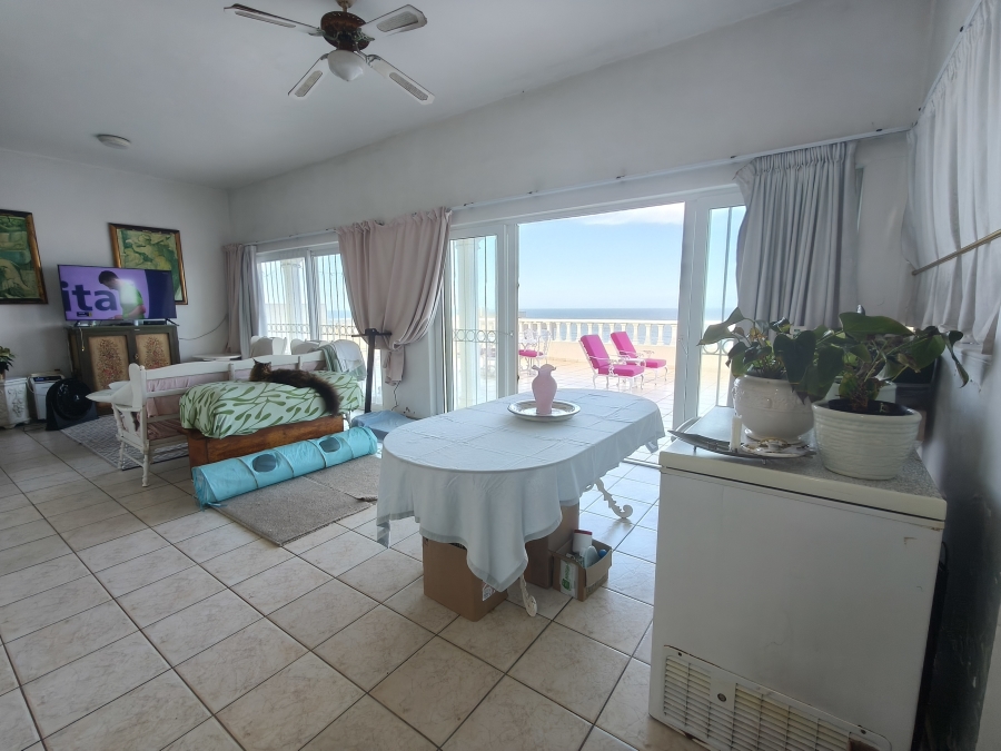 7 Bedroom Property for Sale in Willard Beach KwaZulu-Natal