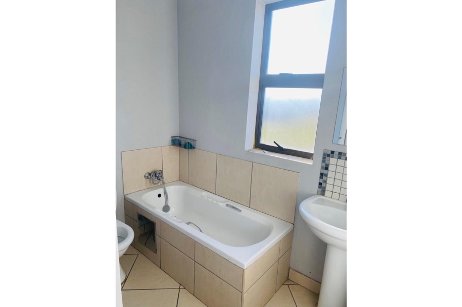 2 Bedroom Property for Sale in Madadeni J KwaZulu-Natal