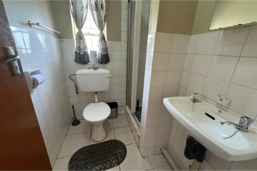 4 Bedroom Property for Sale in Schuinshoogte KwaZulu-Natal