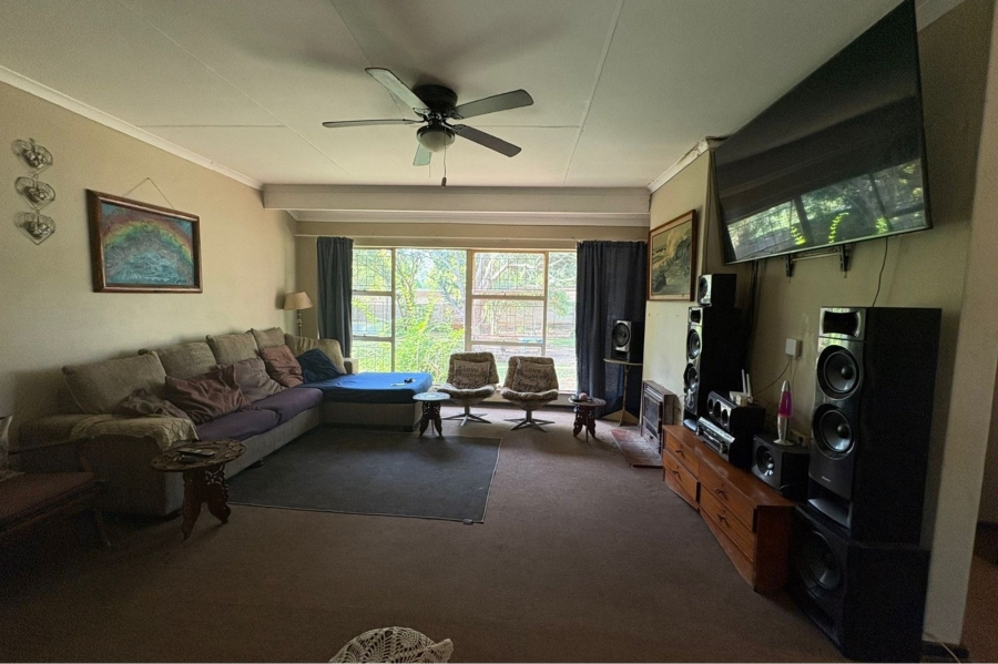 4 Bedroom Property for Sale in Schuinshoogte KwaZulu-Natal