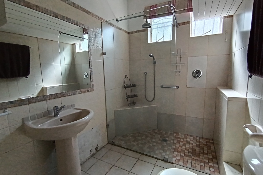 To Let 3 Bedroom Property for Rent in Essenwood KwaZulu-Natal