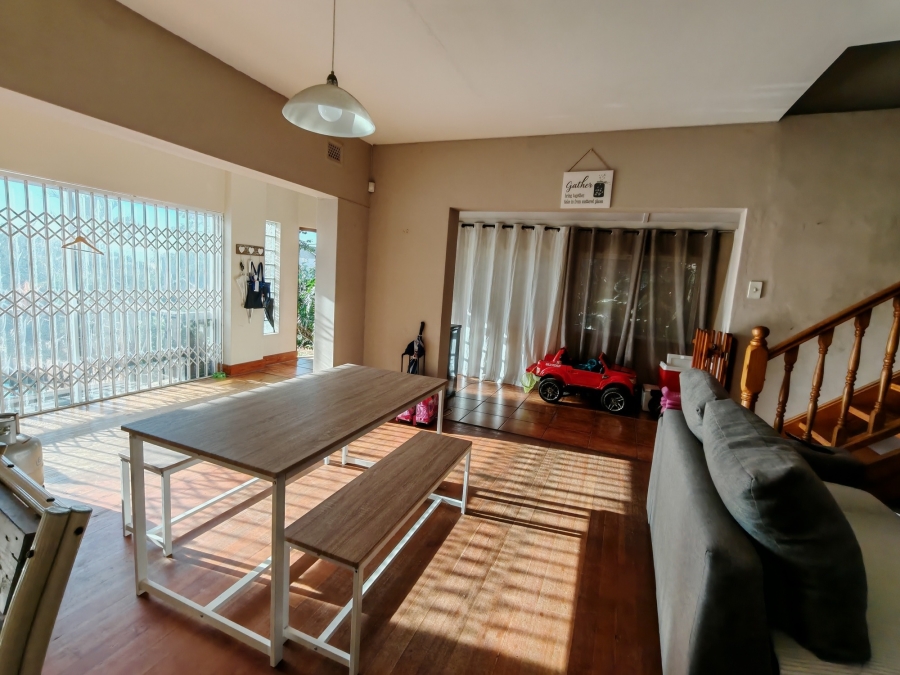 8 Bedroom Property for Sale in Ocean View KwaZulu-Natal