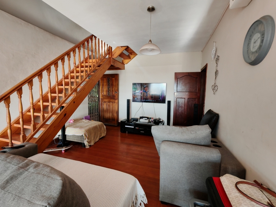 8 Bedroom Property for Sale in Ocean View KwaZulu-Natal