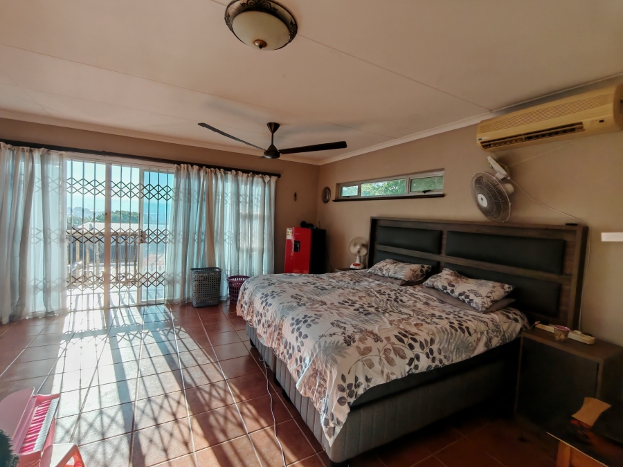 8 Bedroom Property for Sale in Ocean View KwaZulu-Natal