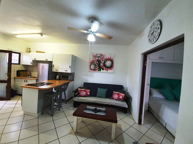2 Bedroom Property for Sale in Uvongo KwaZulu-Natal