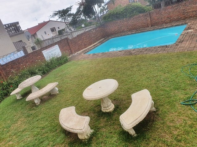 2 Bedroom Property for Sale in Uvongo KwaZulu-Natal