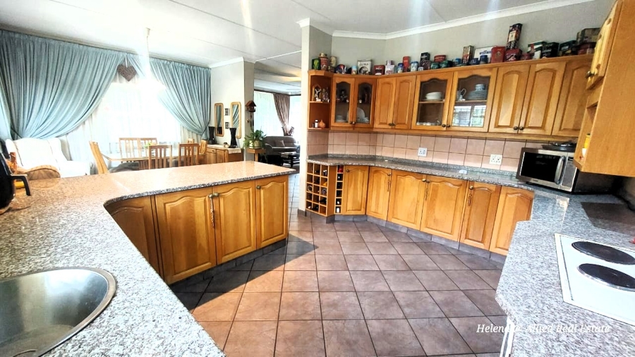 4 Bedroom Property for Sale in Huttenheights KwaZulu-Natal