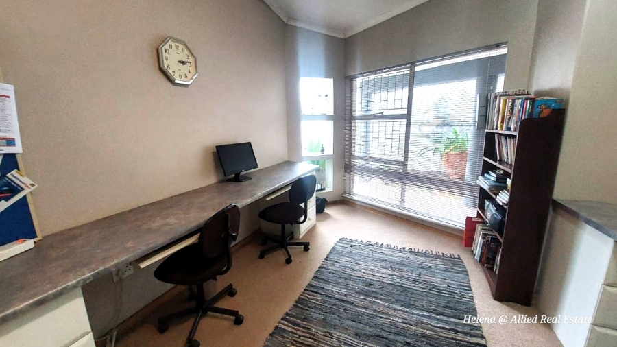 4 Bedroom Property for Sale in Huttenheights KwaZulu-Natal