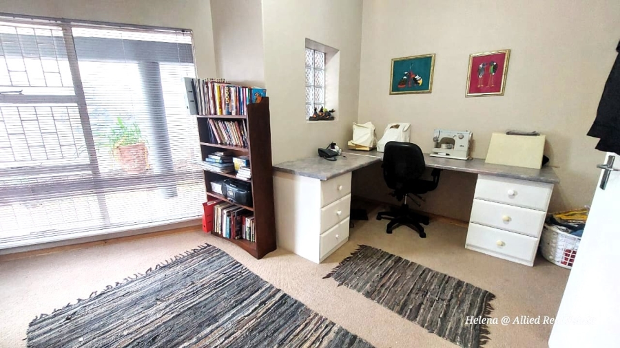 4 Bedroom Property for Sale in Huttenheights KwaZulu-Natal