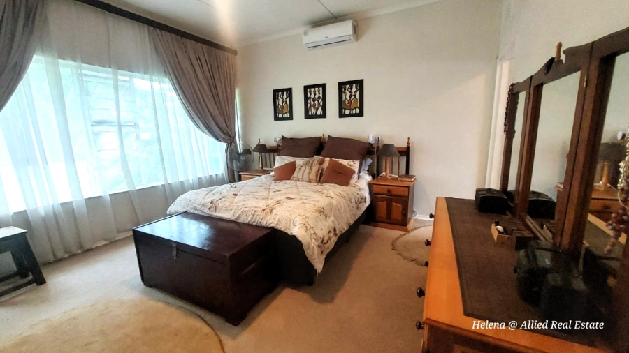 4 Bedroom Property for Sale in Huttenheights KwaZulu-Natal