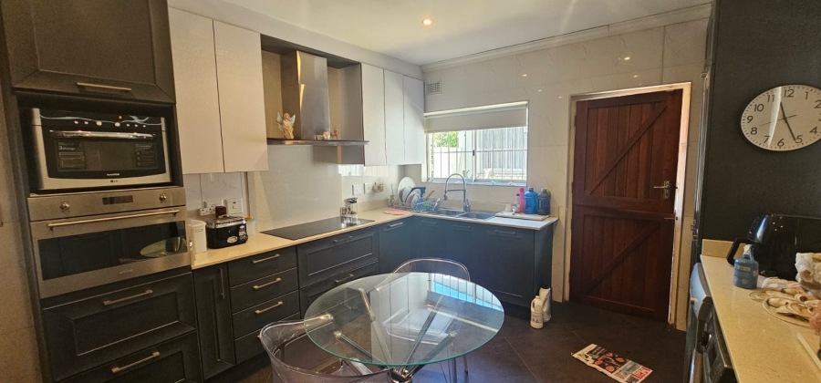 3 Bedroom Property for Sale in Cowies Hill KwaZulu-Natal