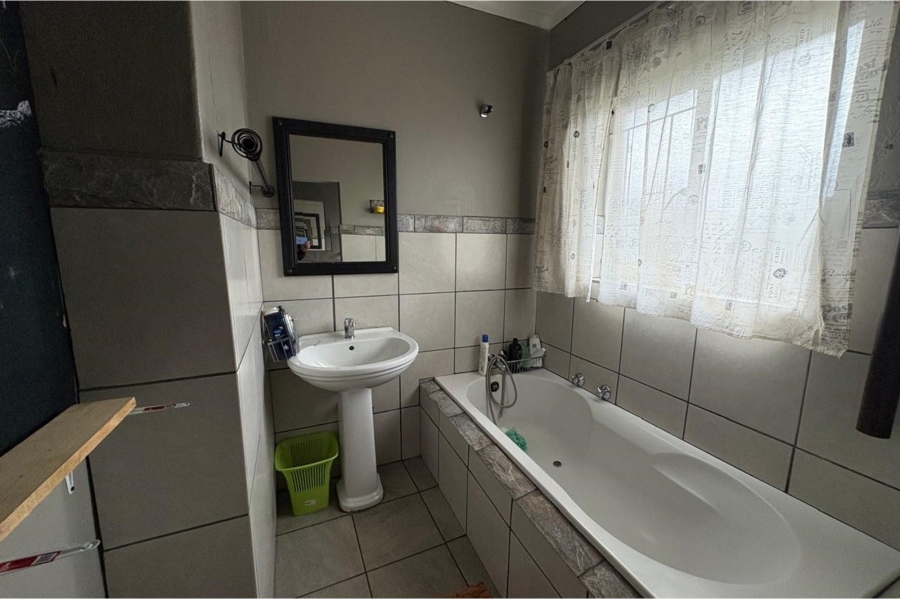 3 Bedroom Property for Sale in Pioneer Park KwaZulu-Natal