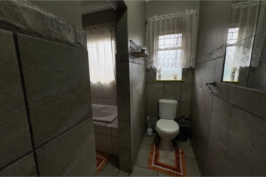 3 Bedroom Property for Sale in Pioneer Park KwaZulu-Natal