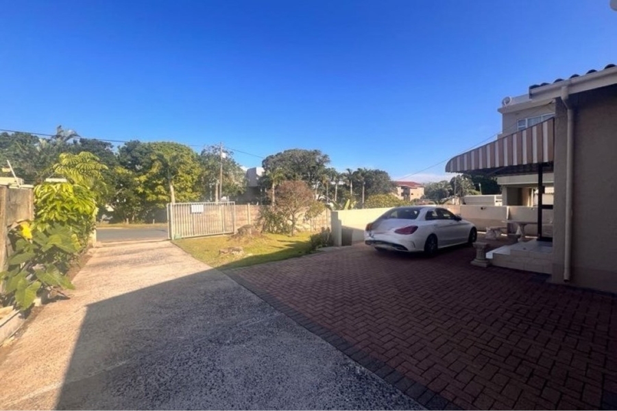 2 Bedroom Property for Sale in St Michaels On Sea KwaZulu-Natal