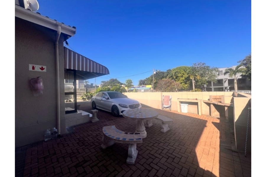 2 Bedroom Property for Sale in St Michaels On Sea KwaZulu-Natal
