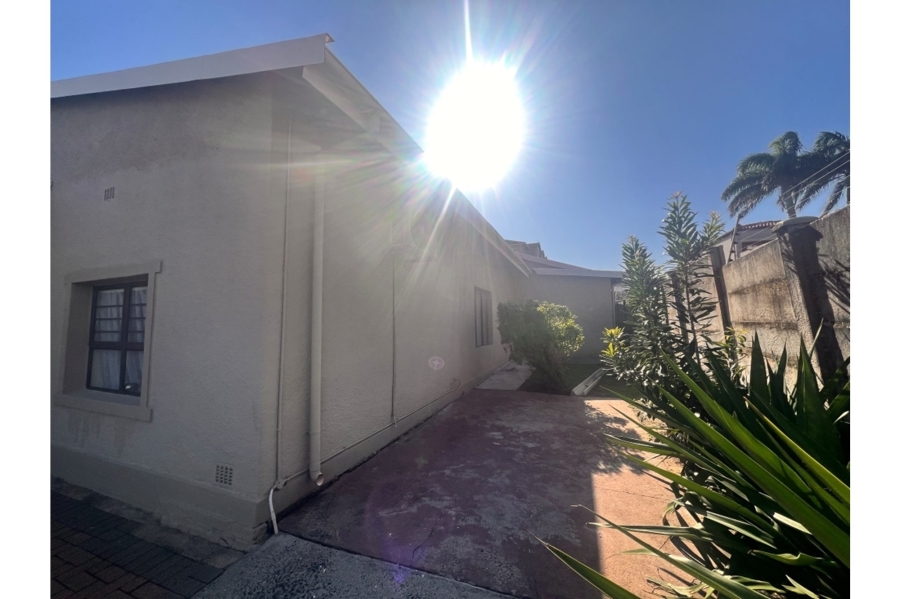 2 Bedroom Property for Sale in St Michaels On Sea KwaZulu-Natal