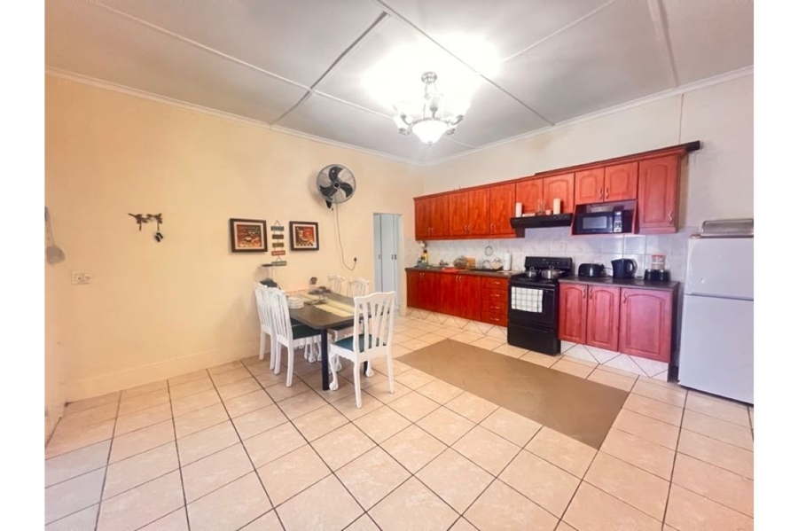 2 Bedroom Property for Sale in St Michaels On Sea KwaZulu-Natal