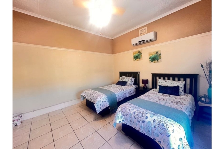 2 Bedroom Property for Sale in St Michaels On Sea KwaZulu-Natal