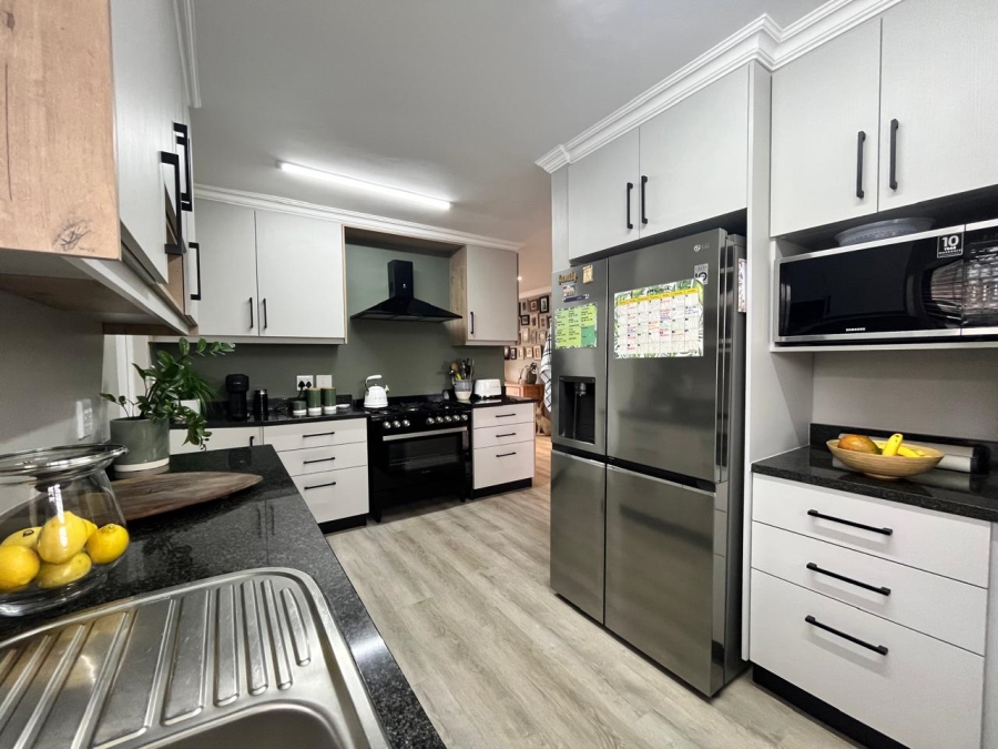 4 Bedroom Property for Sale in Seaward Estate KwaZulu-Natal