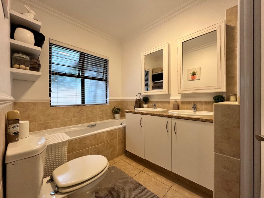 4 Bedroom Property for Sale in Seaward Estate KwaZulu-Natal